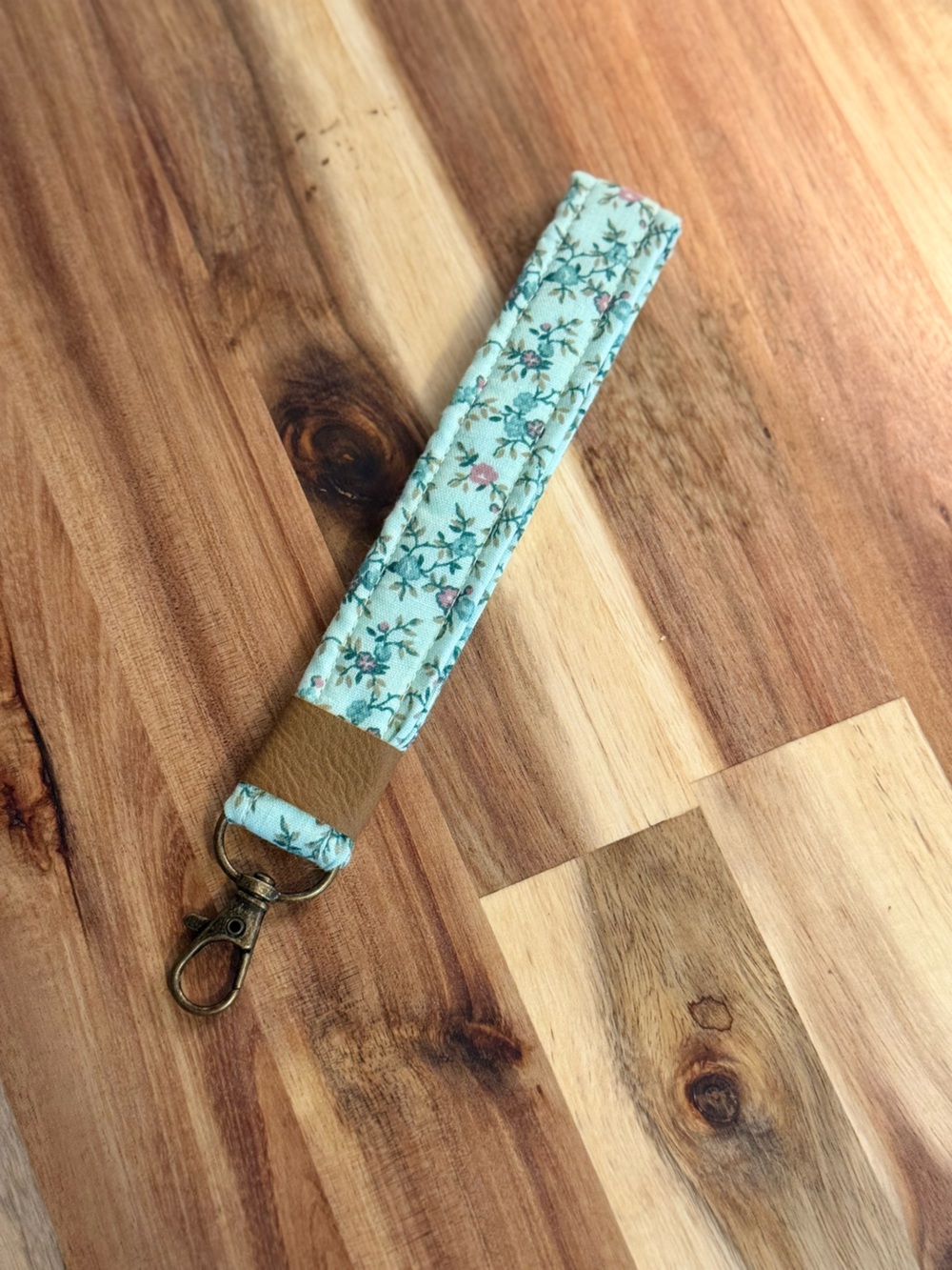 Floral Wristlet Key Chain Lanyard